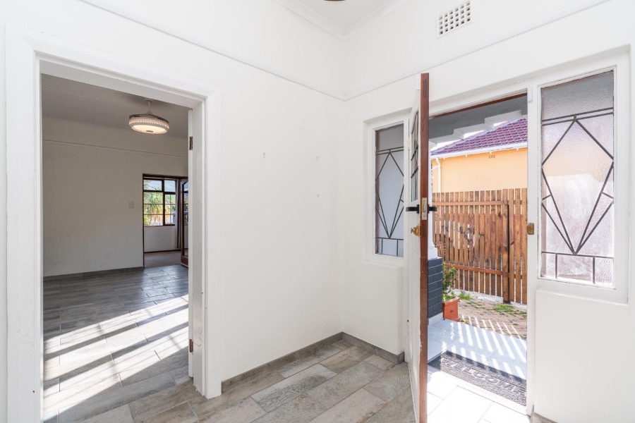 To Let 4 Bedroom Property for Rent in Mowbray Western Cape